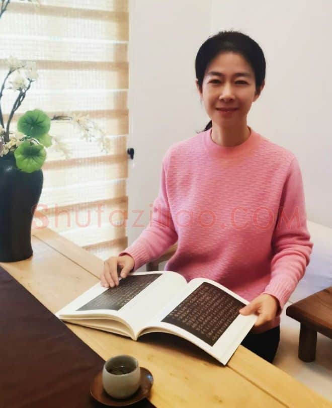 硬笔书法家(何晨睿)人物介绍及硬笔书法作品欣赏