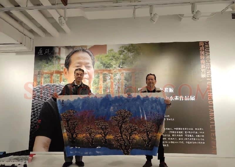 贾雨·全国政协原常委. 副秘书长,民革中央副主何丕洁等领导亲临展场参观指导,并收藏了贾雨的作品。