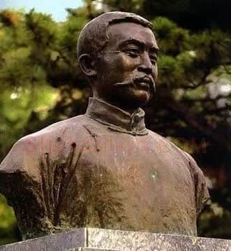 傅天仇·李大钊铜像