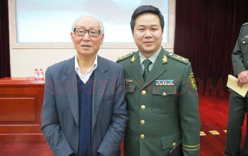 胡智林·与着名美术评论家邵大箴师爷合影