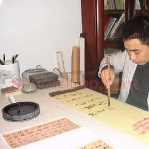 李巍