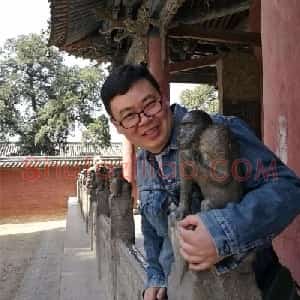 李伟
