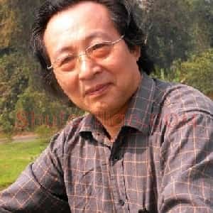 向极鄢