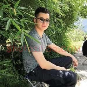 李芳