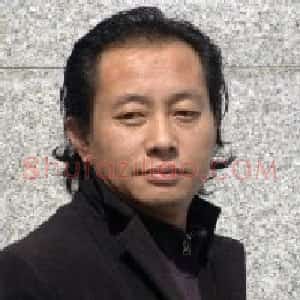 肖伟
