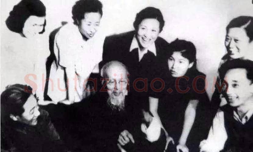 齐白石作画真实照片，珍贵！ | 书画常识