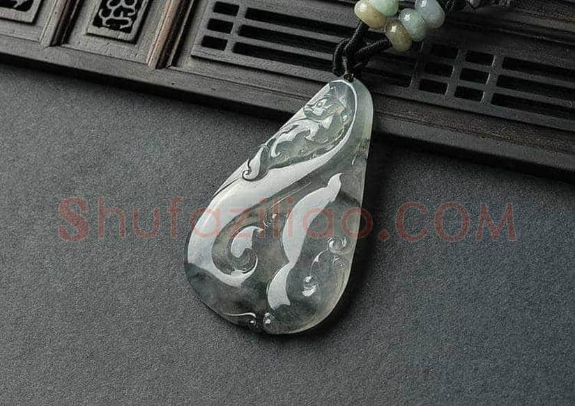 新兴的翡翠玉石品种:乌鸡种翡翠