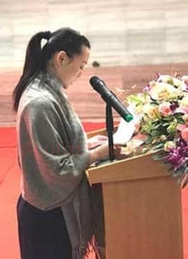 杨丹菲主持书画名家新闻发布会和现场艺术访谈活动
