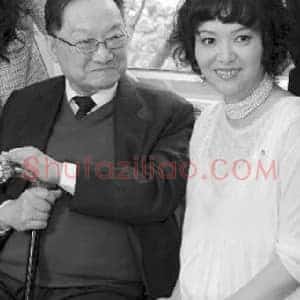 金庸爱女开画展 亲自现身捧场